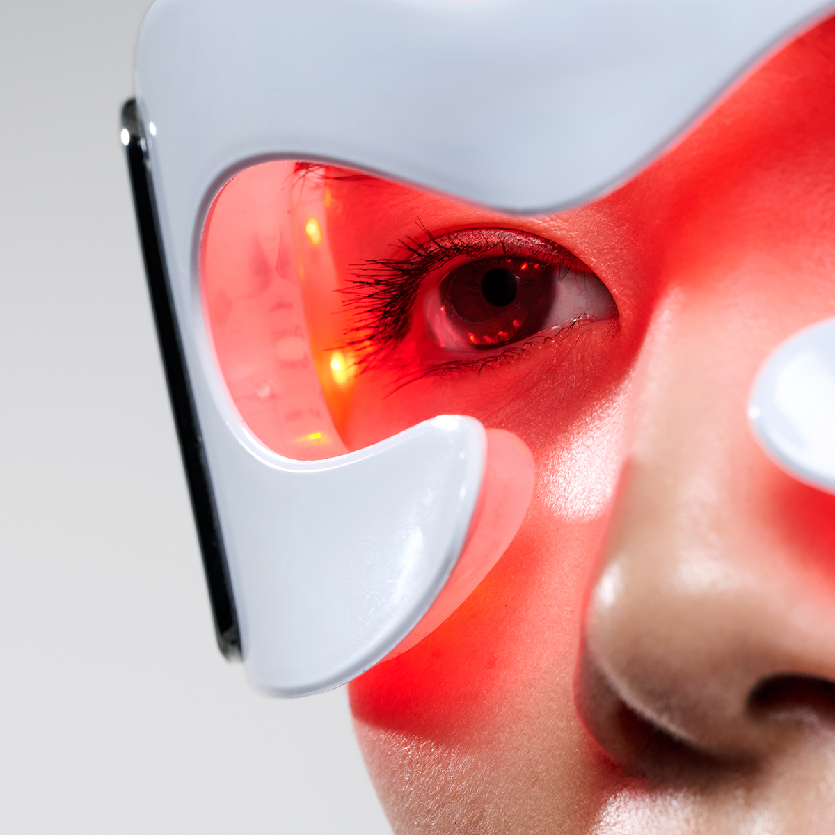 LED Eye Mask for Dark Circles & Wrinkles | Urban Skinn